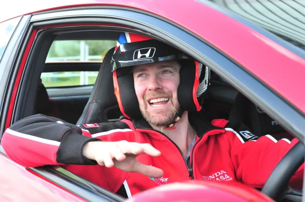 Ricky-wilson-kaiser-chief-Honda-civic-type-R