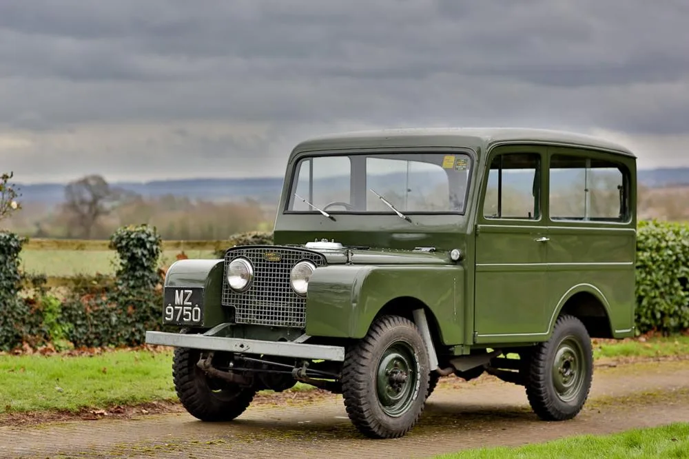95390silvauc_1950-Land-Rover-Series-I Station-Wagon-Coachwork-by-Tickford-HR