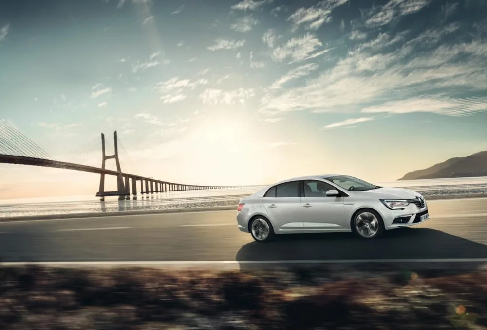 THE MÉGANE FAMILY IS EXTENDED WITH THE ARRIVAL OF ALL- NEW MÉGANE GRAND COUPE EMBARGO 09h00 UK 120716 (3)