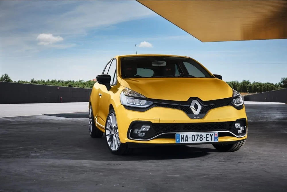 new-clio-renault-sport-embargo-14h00-050716-13