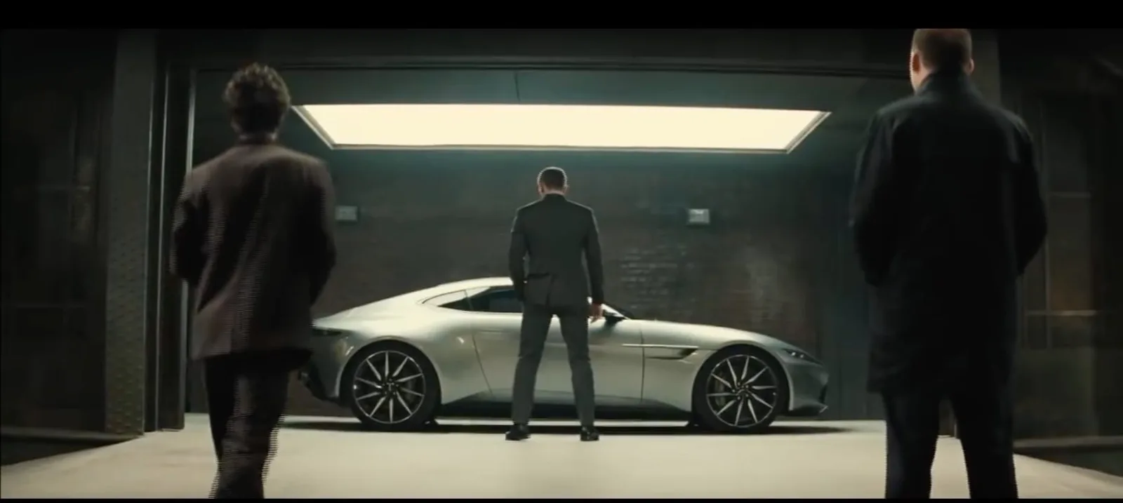 Aston Martin DB10