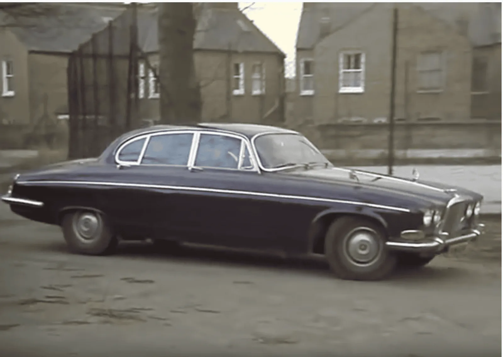 Jaguar 420G Free Car Mag