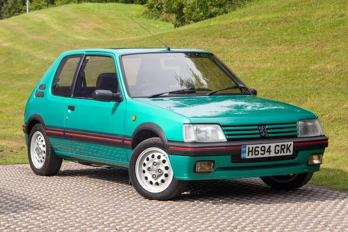Free Car Mag Peugeot 205