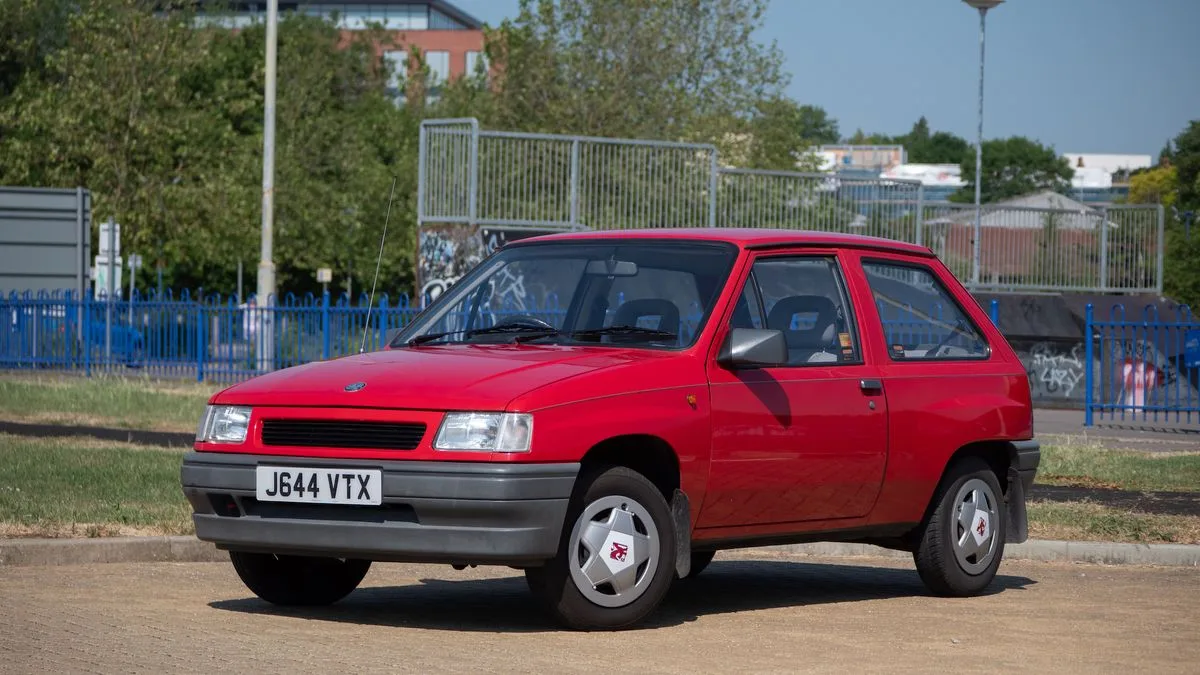 Vauxhall_Nova_Free_car_mag