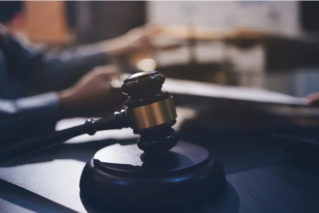 How Law Firms Help Blue-Collar Workers With Insurance Coordination After a Car Accident